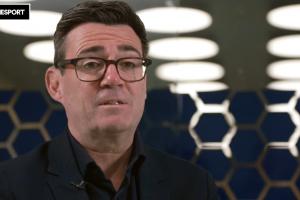 英国首相：因凡蒂诺没让FIFA走上正确道路，他把足球当成赚钱工具